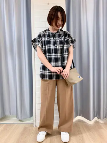 ANY SIS 丸岡 コーディネート画像