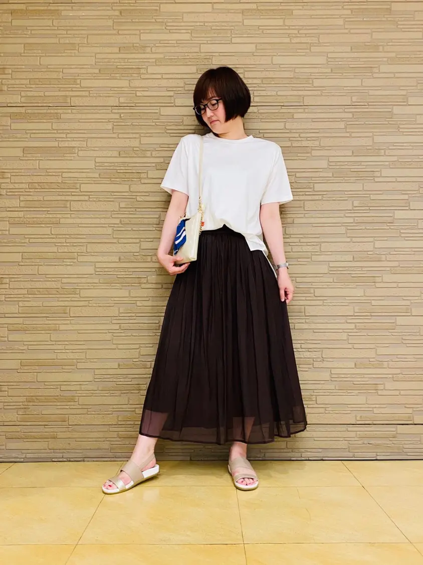 ANY SIS スタッフ コーディネート画像