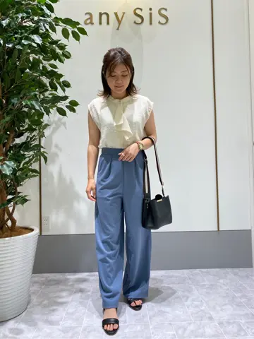 ANY SIS スタッフ コーディネート画像