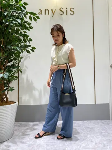 ANY SIS スタッフ コーディネート画像