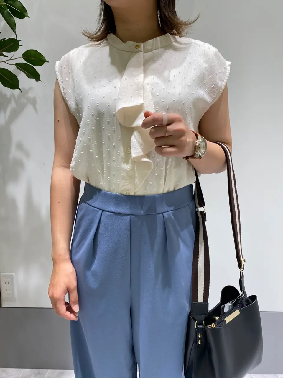 ANY SIS スタッフ コーディネート画像