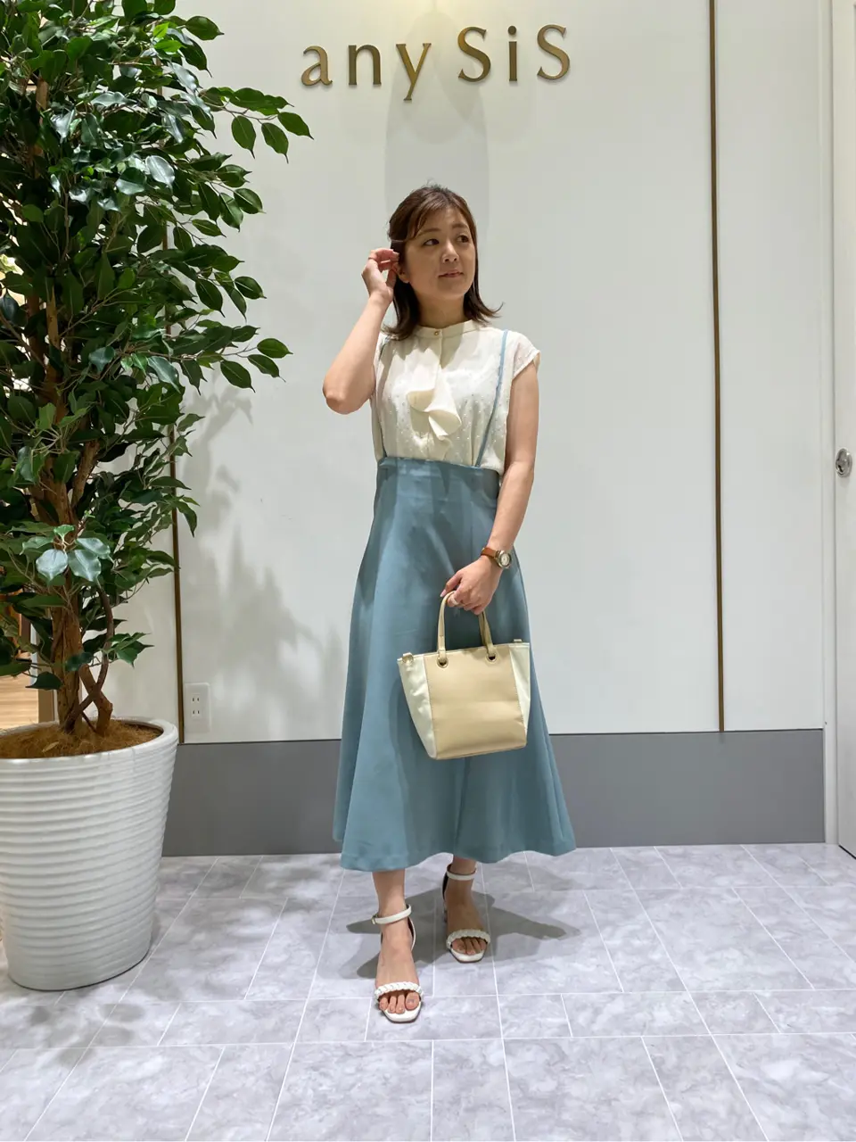 ANY SIS スタッフ コーディネート画像