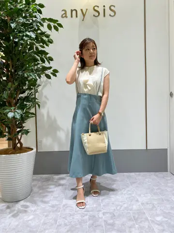 ANY SIS スタッフ コーディネート画像