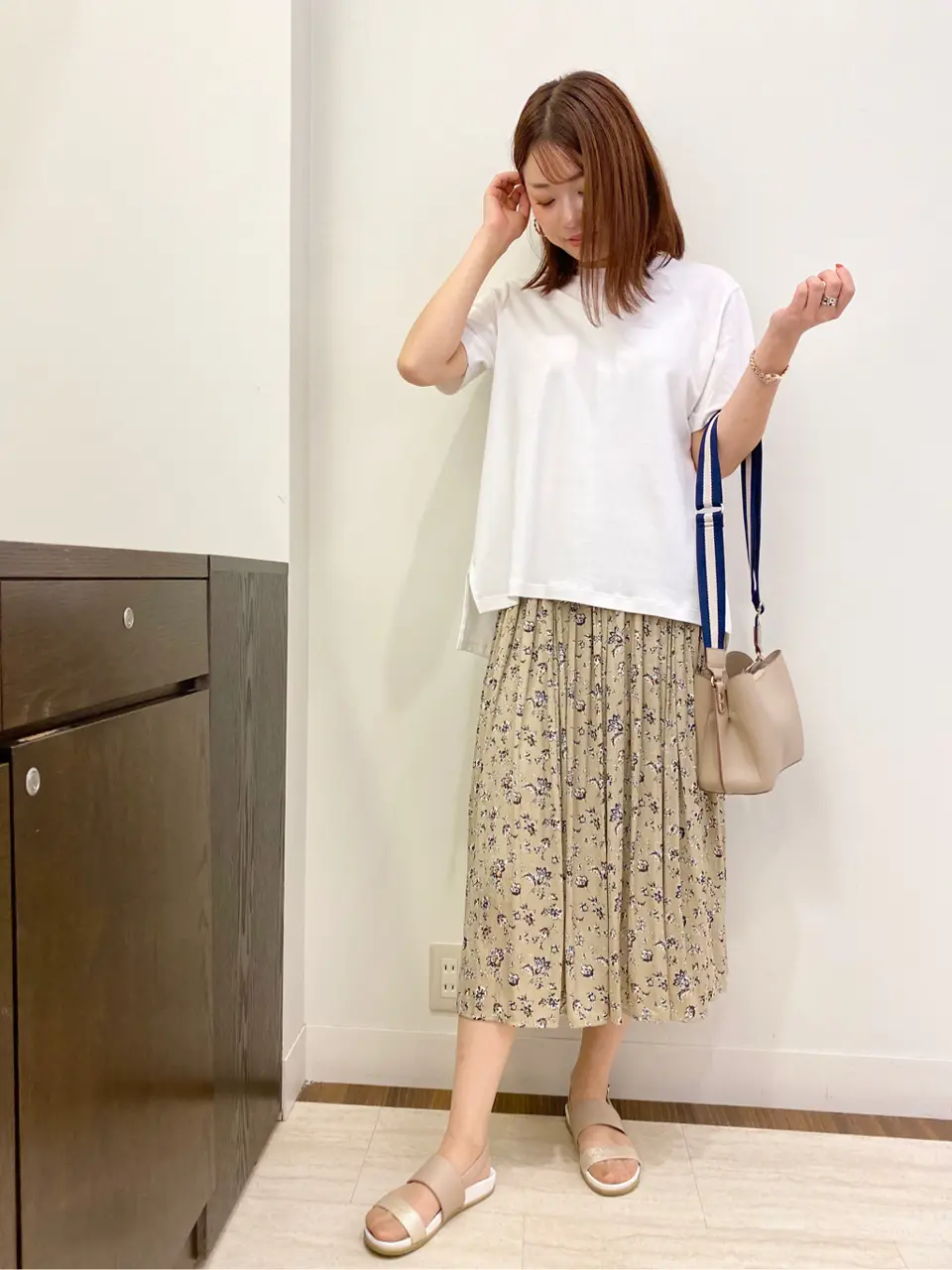 ANY SIS スタッフ コーディネート画像