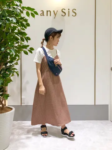 ANY SIS スタッフ コーディネート画像
