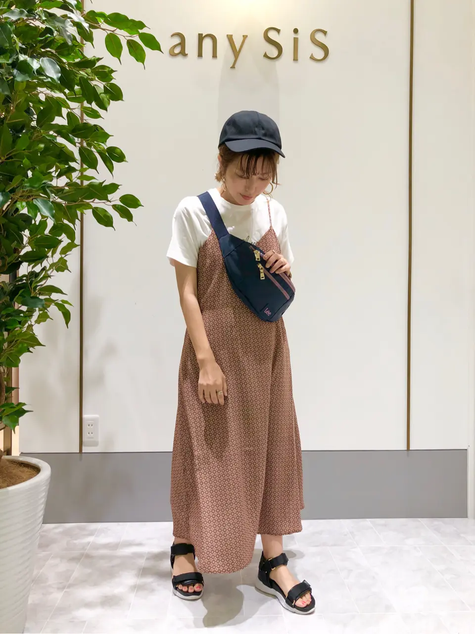 ANY SIS スタッフ コーディネート画像