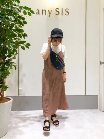 ANY SIS スタッフ コーディネート画像