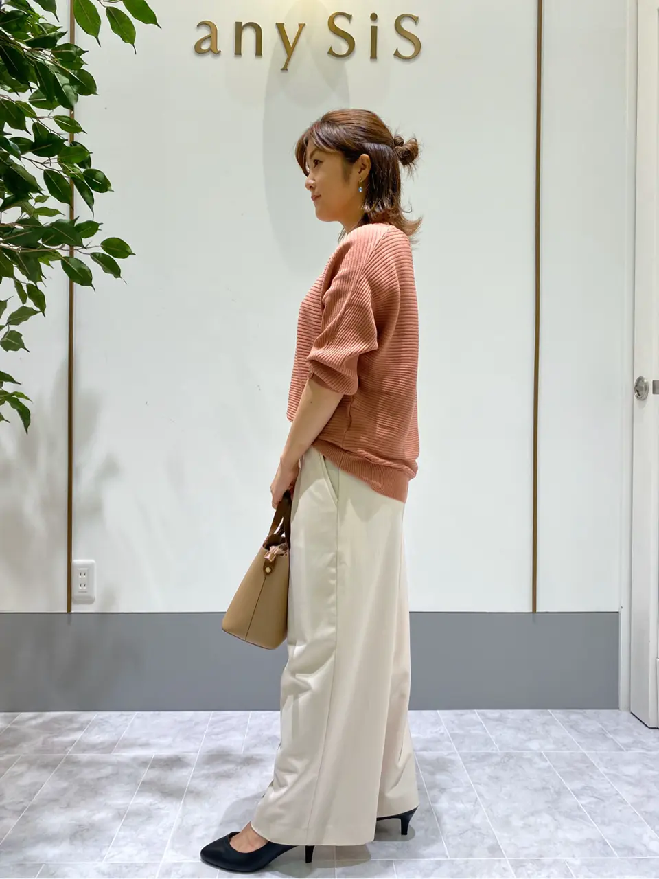 ANY SIS スタッフ コーディネート画像