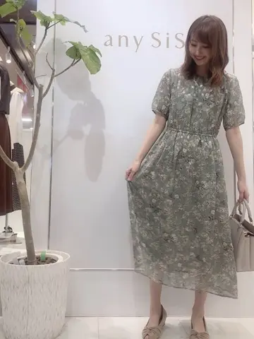 ANY SIS スタッフ コーディネート画像