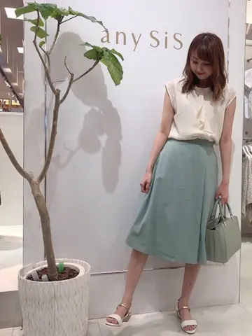 ANY SIS スタッフ コーディネート画像