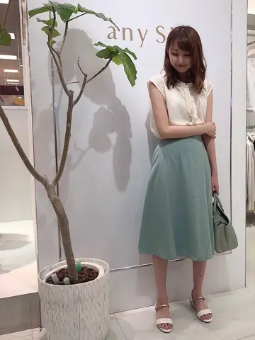 ANY SIS スタッフ コーディネート画像