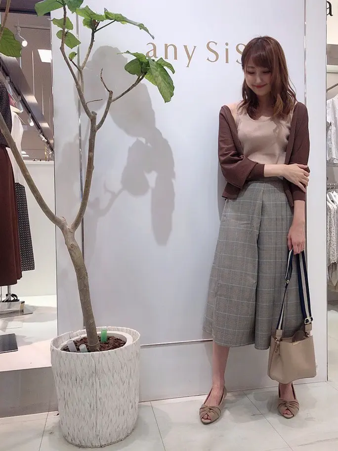 ANY SIS スタッフ コーディネート画像