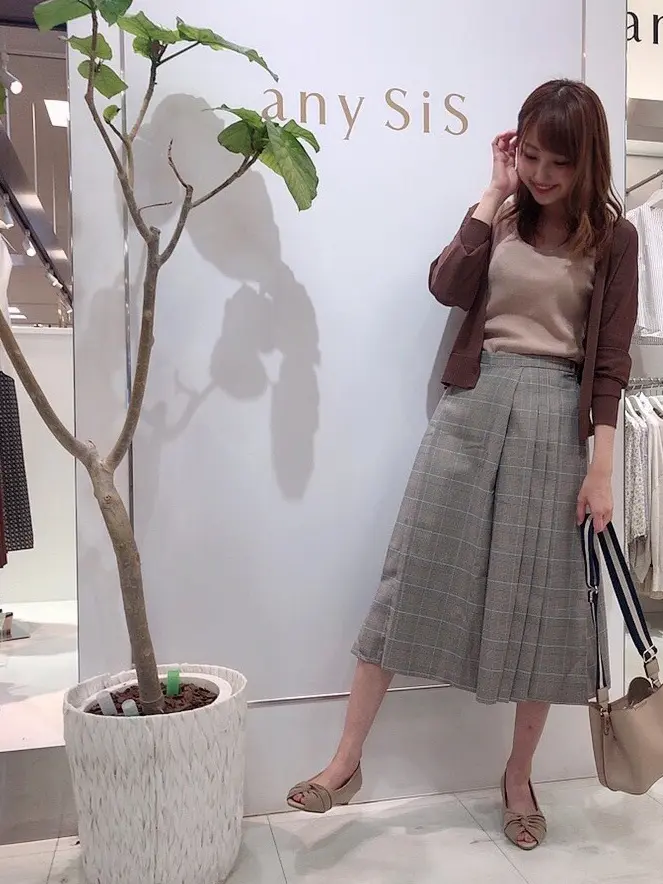 ANY SIS スタッフ コーディネート画像
