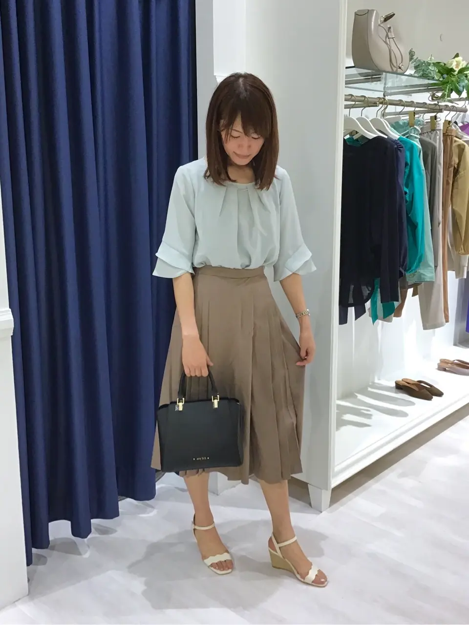 ANY SIS スタッフ コーディネート画像