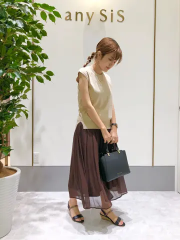 ANY SIS スタッフ コーディネート画像
