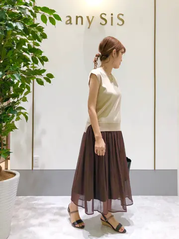 ANY SIS スタッフ コーディネート画像