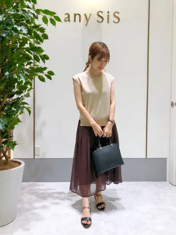 ANY SIS スタッフ コーディネート画像