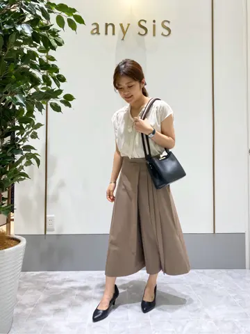 ANY SIS スタッフ コーディネート画像