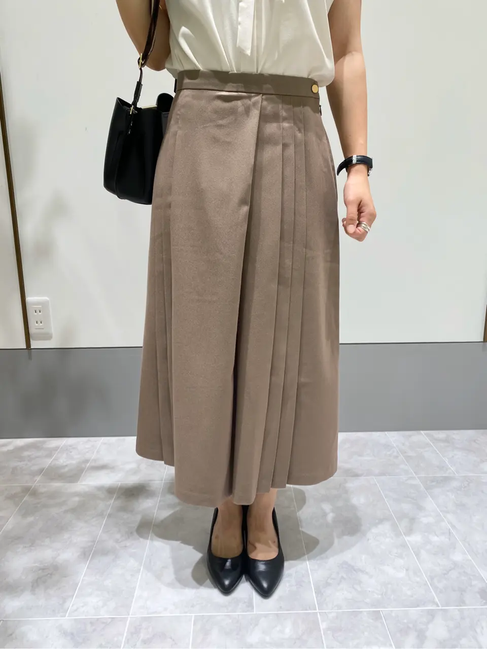 ANY SIS スタッフ コーディネート画像