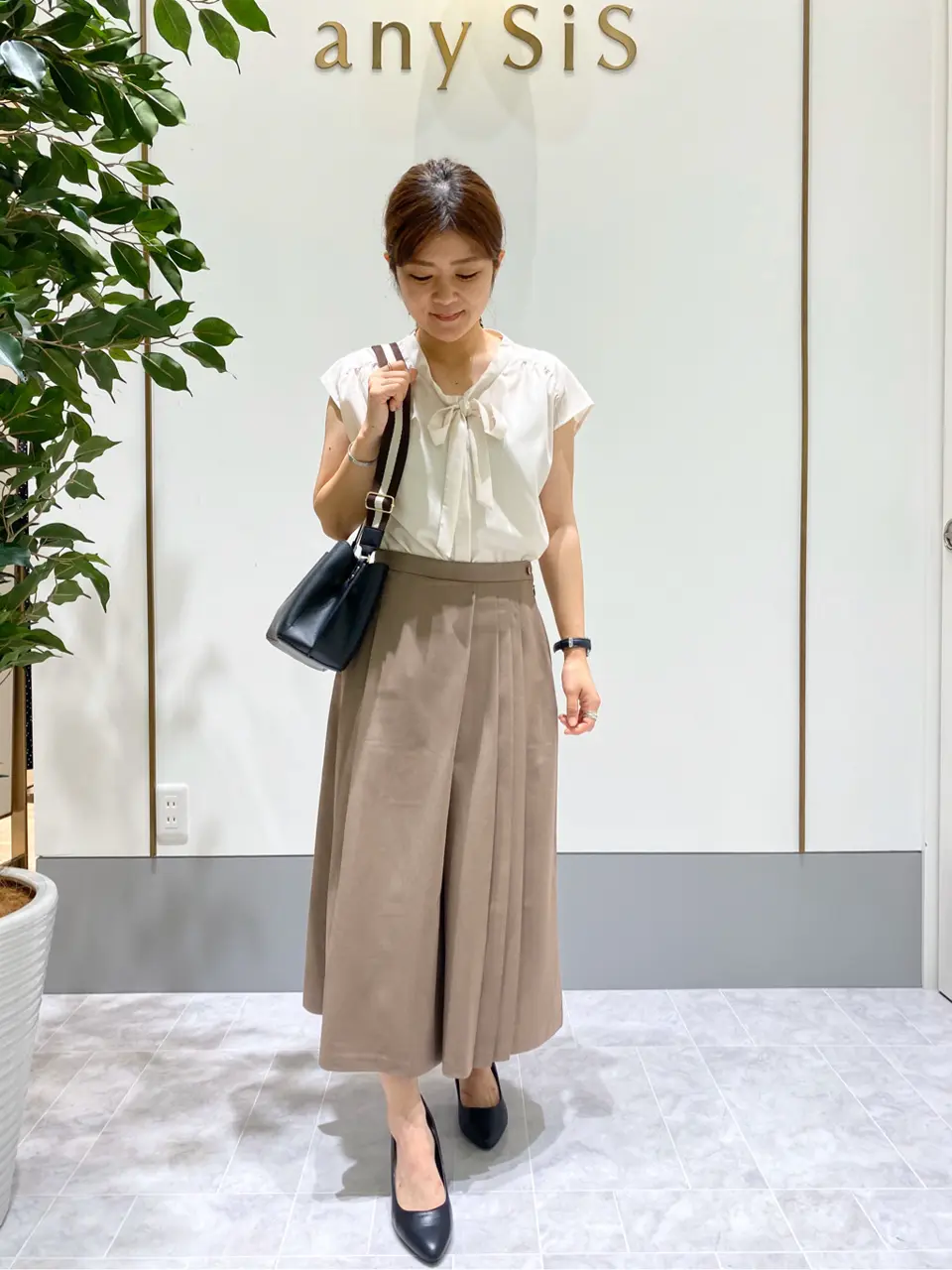 ANY SIS スタッフ コーディネート画像