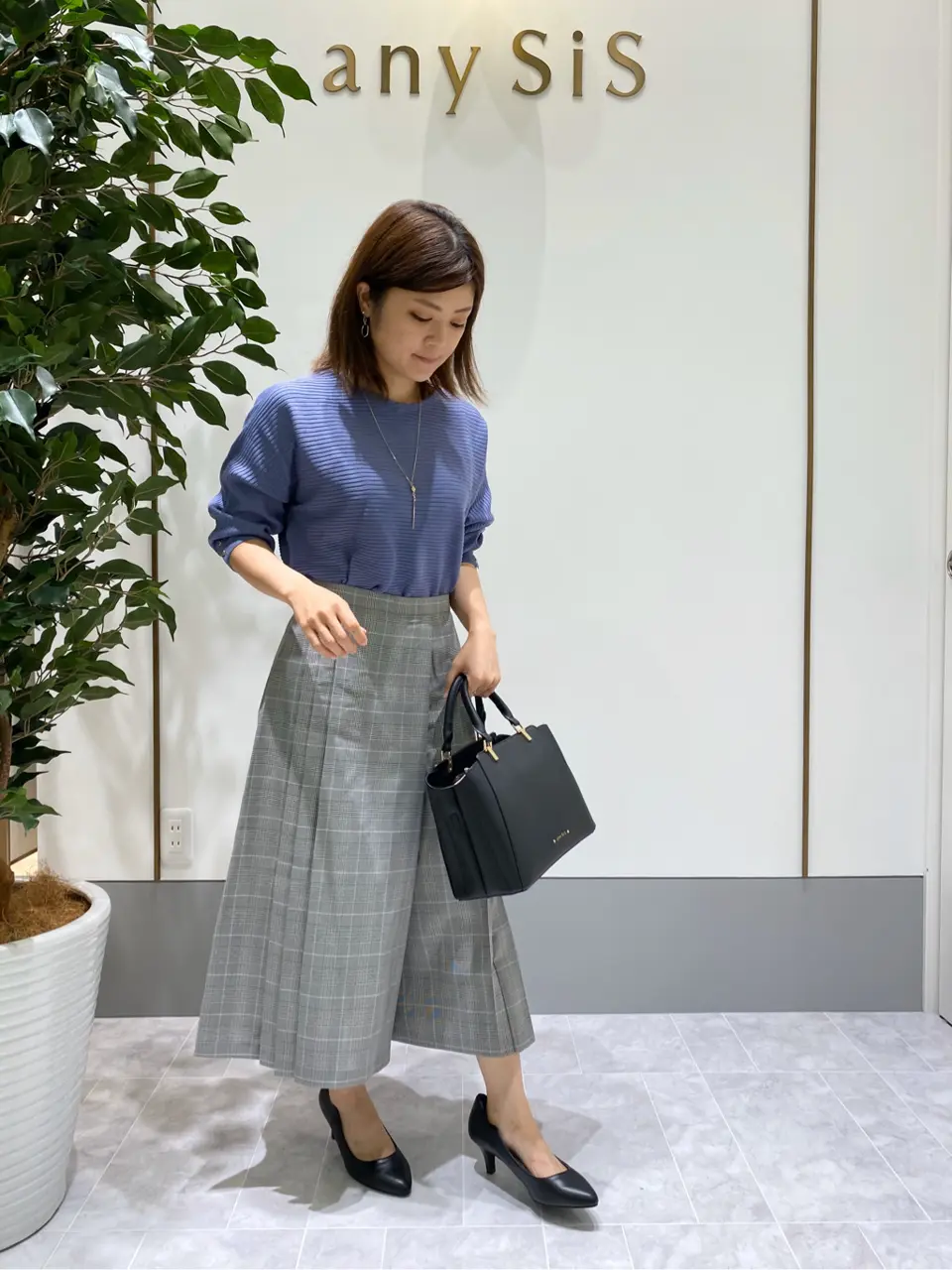 ANY SIS スタッフ コーディネート画像