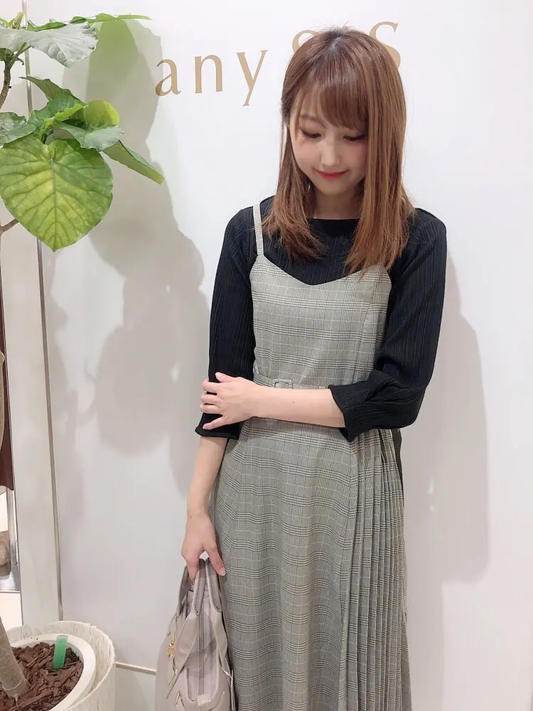 ANY SIS スタッフ コーディネート画像