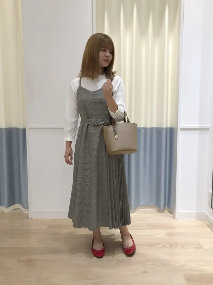 ANY SIS スタッフ コーディネート画像