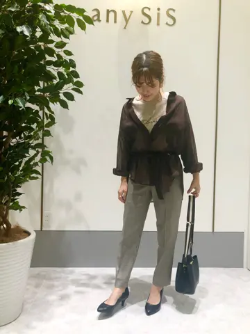 ANY SIS スタッフ コーディネート画像