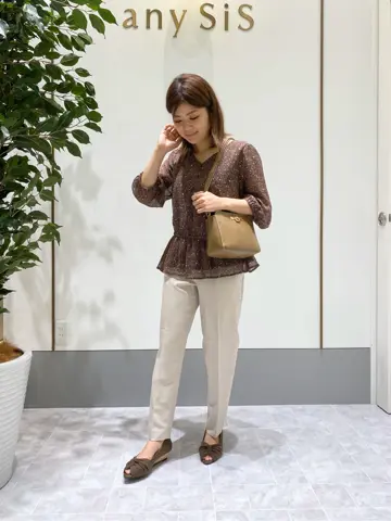 ANY SIS スタッフ コーディネート画像