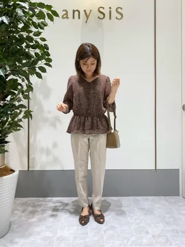 ANY SIS スタッフ コーディネート画像