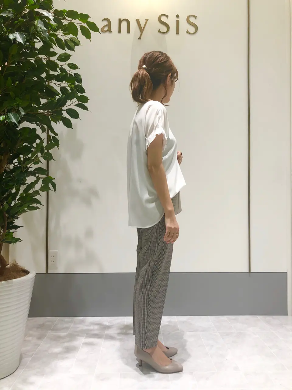 ANY SIS スタッフ コーディネート画像