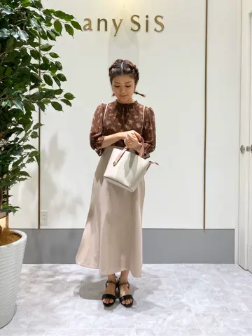 ANY SIS スタッフ コーディネート画像