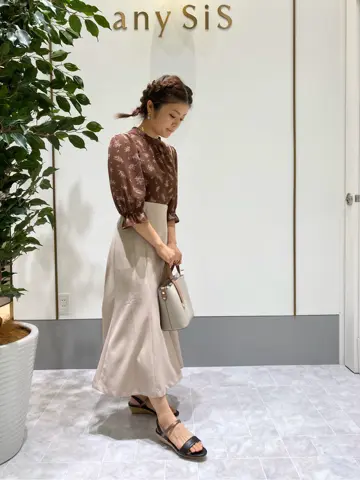 ANY SIS スタッフ コーディネート画像