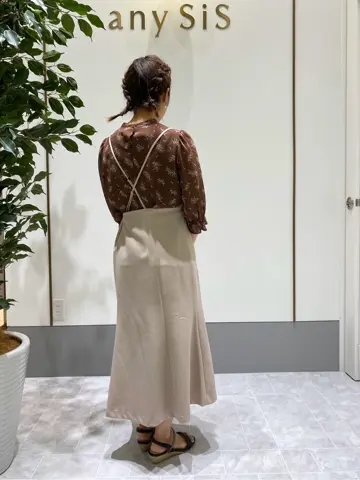 ANY SIS スタッフ コーディネート画像