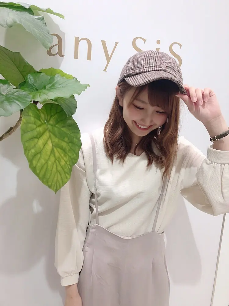 ANY SIS スタッフ コーディネート画像