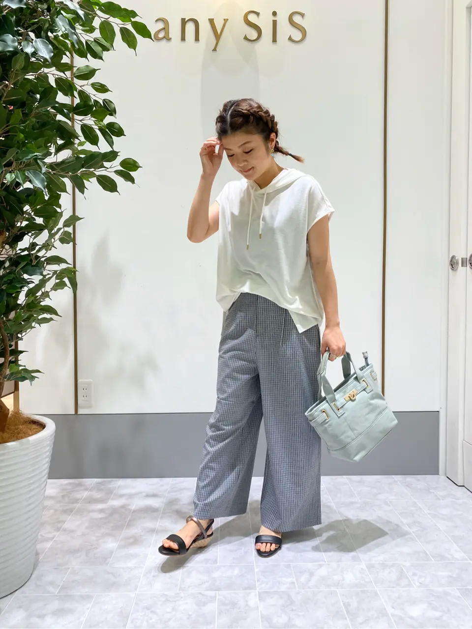 ANY SIS スタッフ コーディネート画像