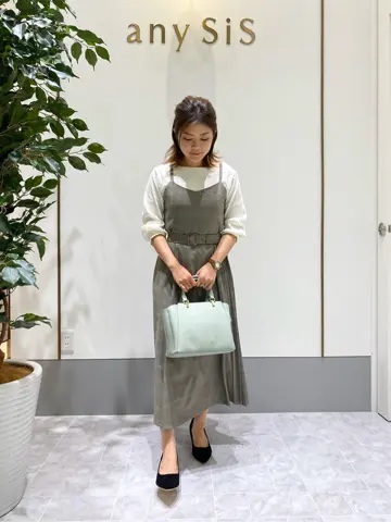 ANY SIS スタッフ コーディネート画像