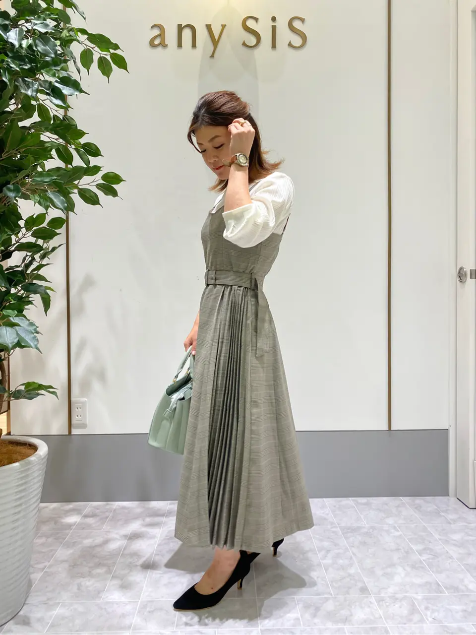 ANY SIS スタッフ コーディネート画像