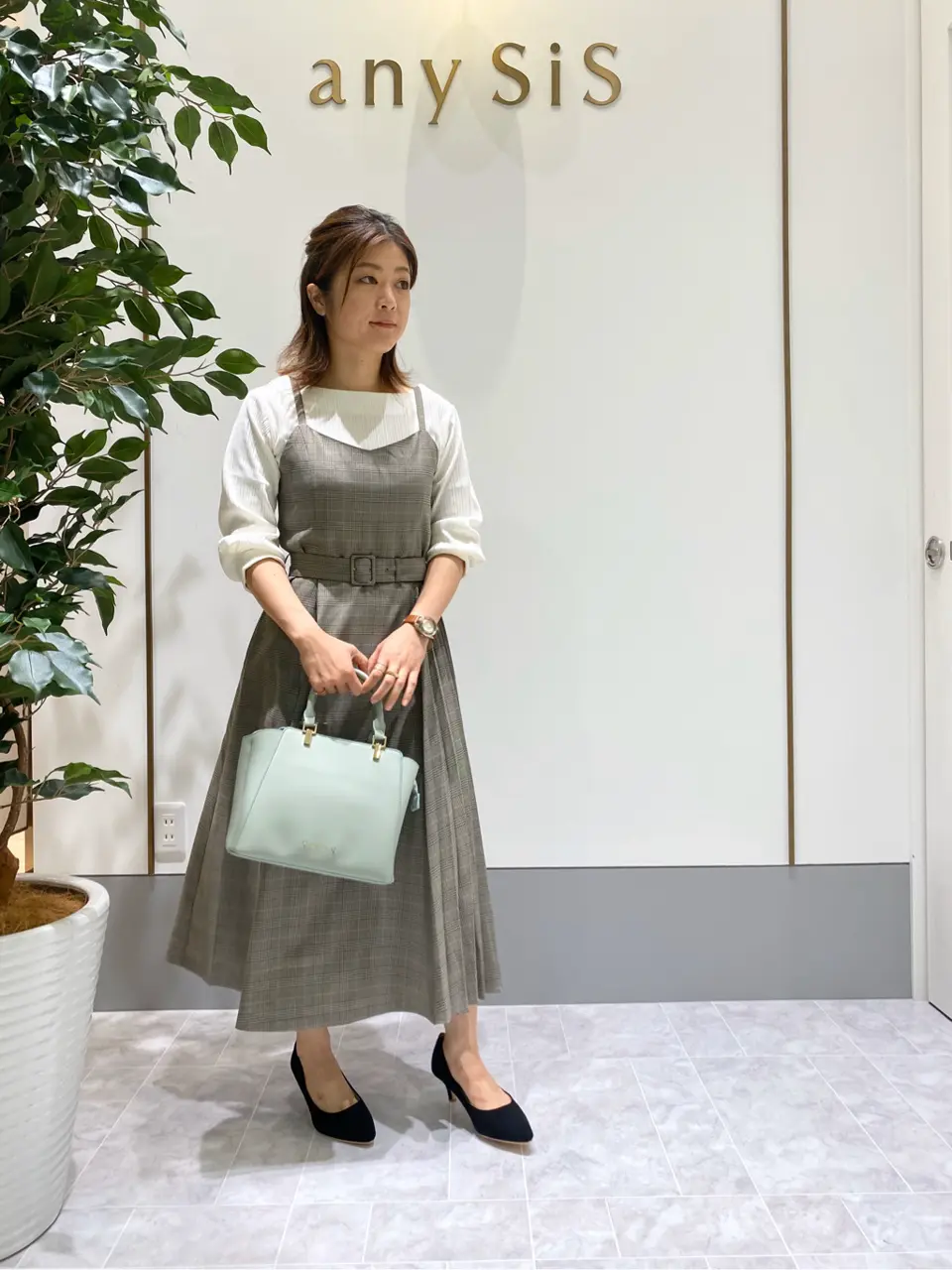 ANY SIS スタッフ コーディネート画像