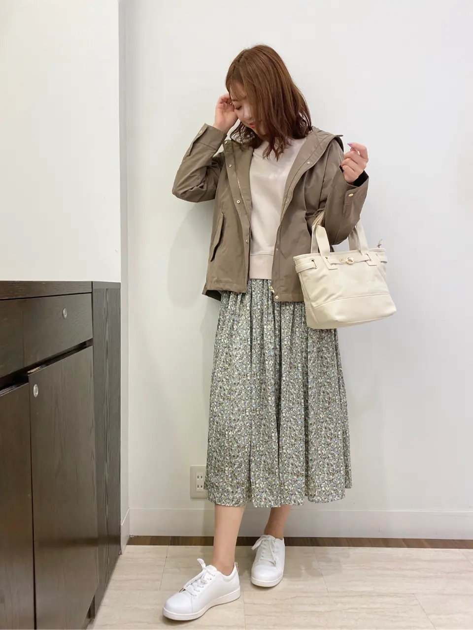 ANY SIS スタッフ コーディネート画像