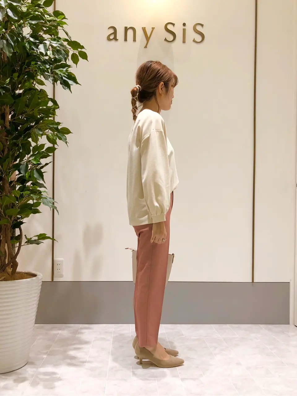 ANY SIS スタッフ コーディネート画像