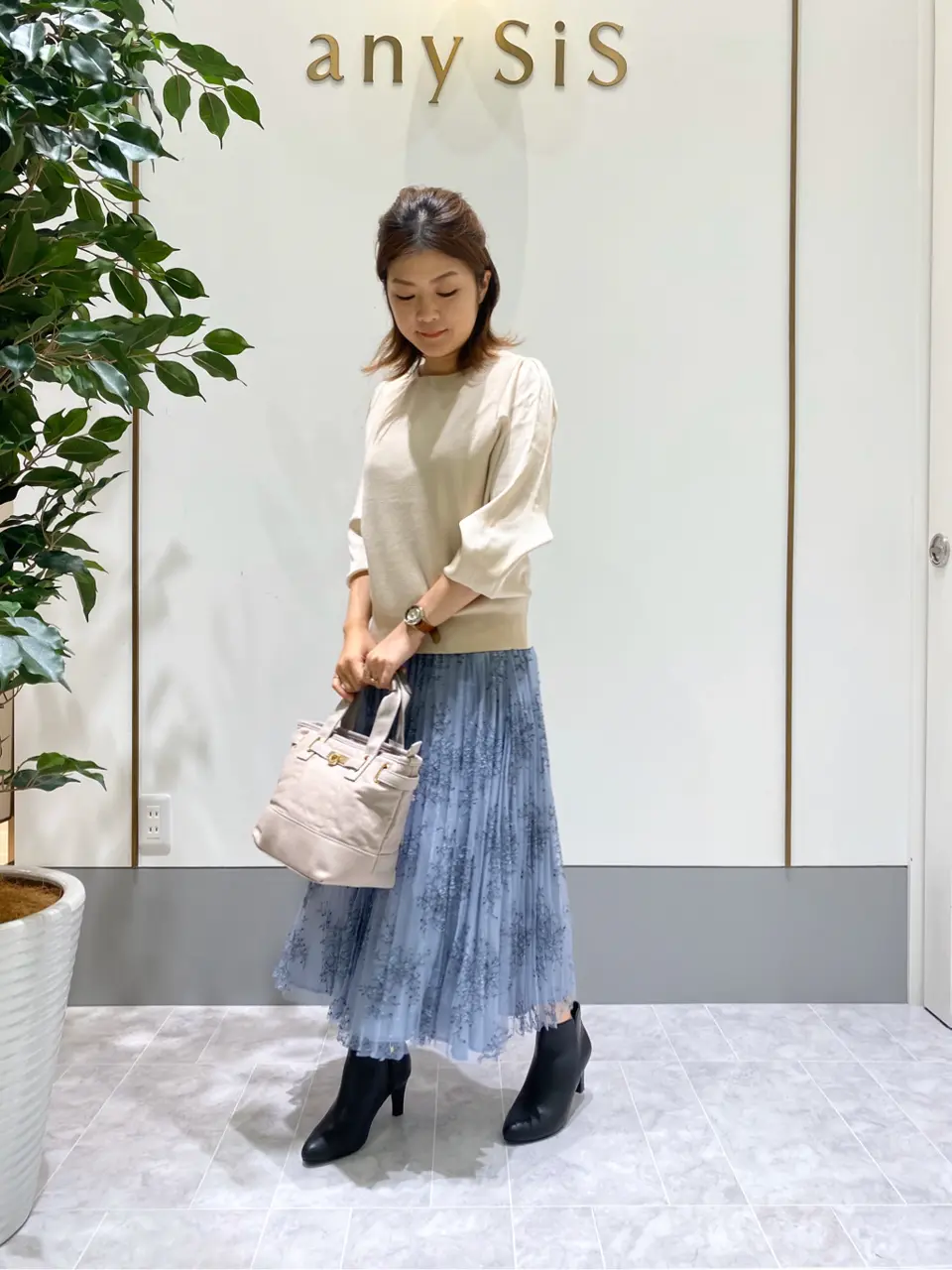 ANY SIS スタッフ コーディネート画像