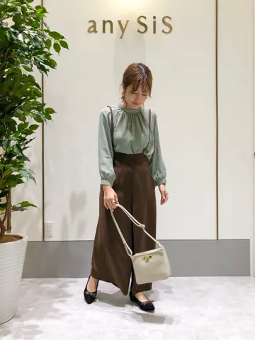 ANY SIS スタッフ コーディネート画像