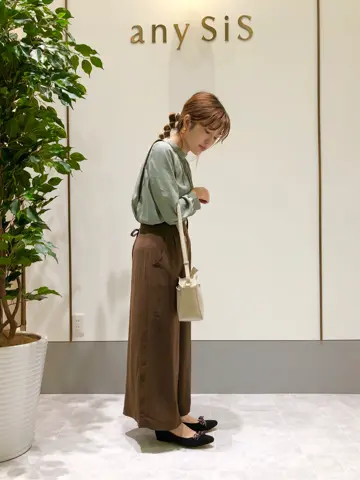 ANY SIS スタッフ コーディネート画像