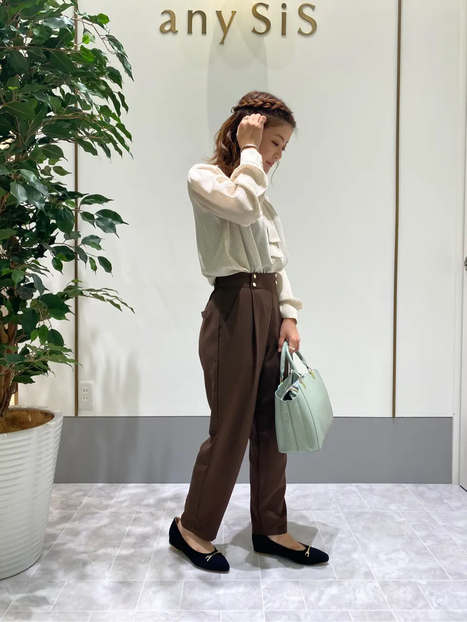 ANY SIS スタッフ コーディネート画像