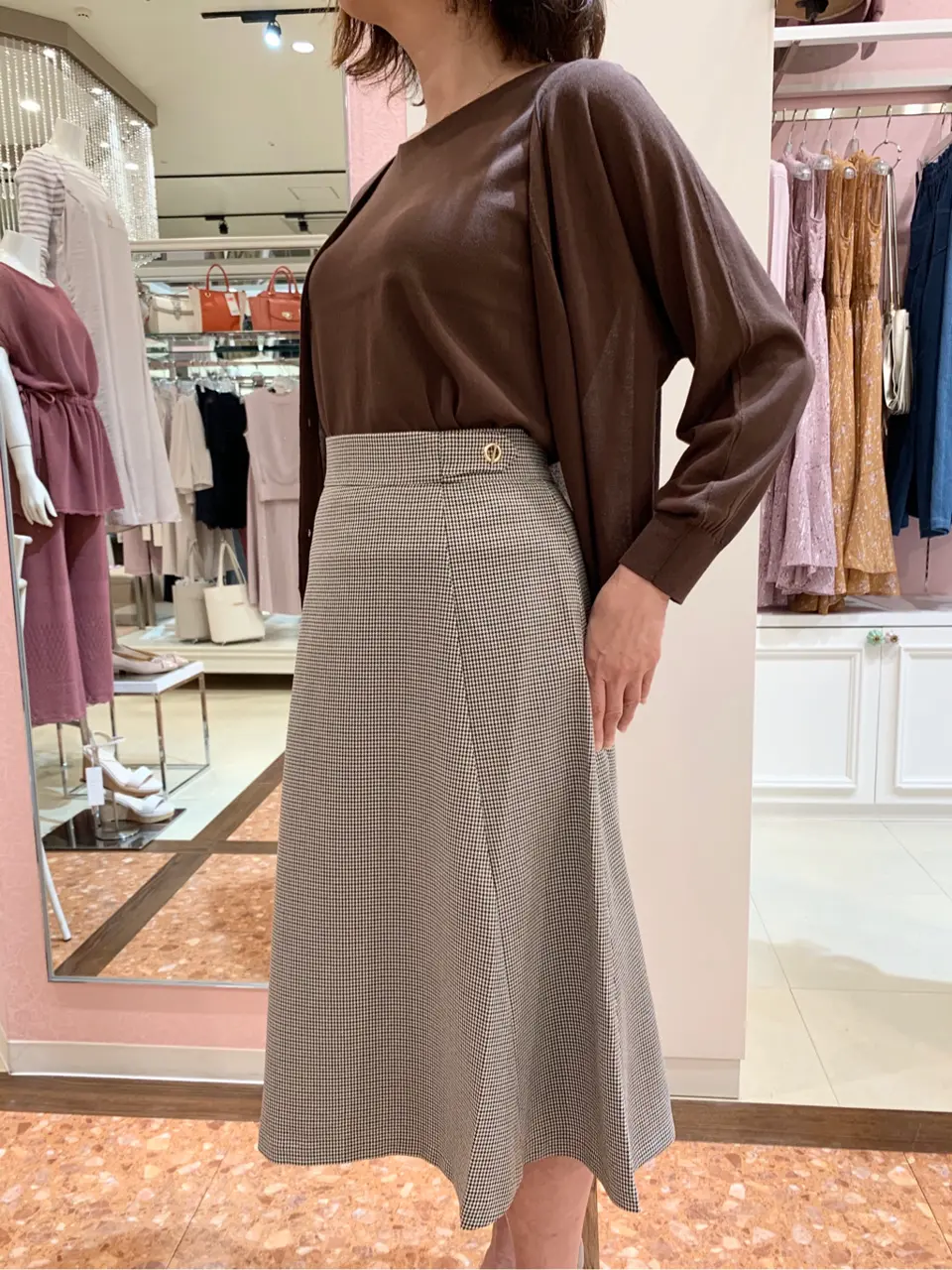 ANY SIS スタッフ コーディネート画像