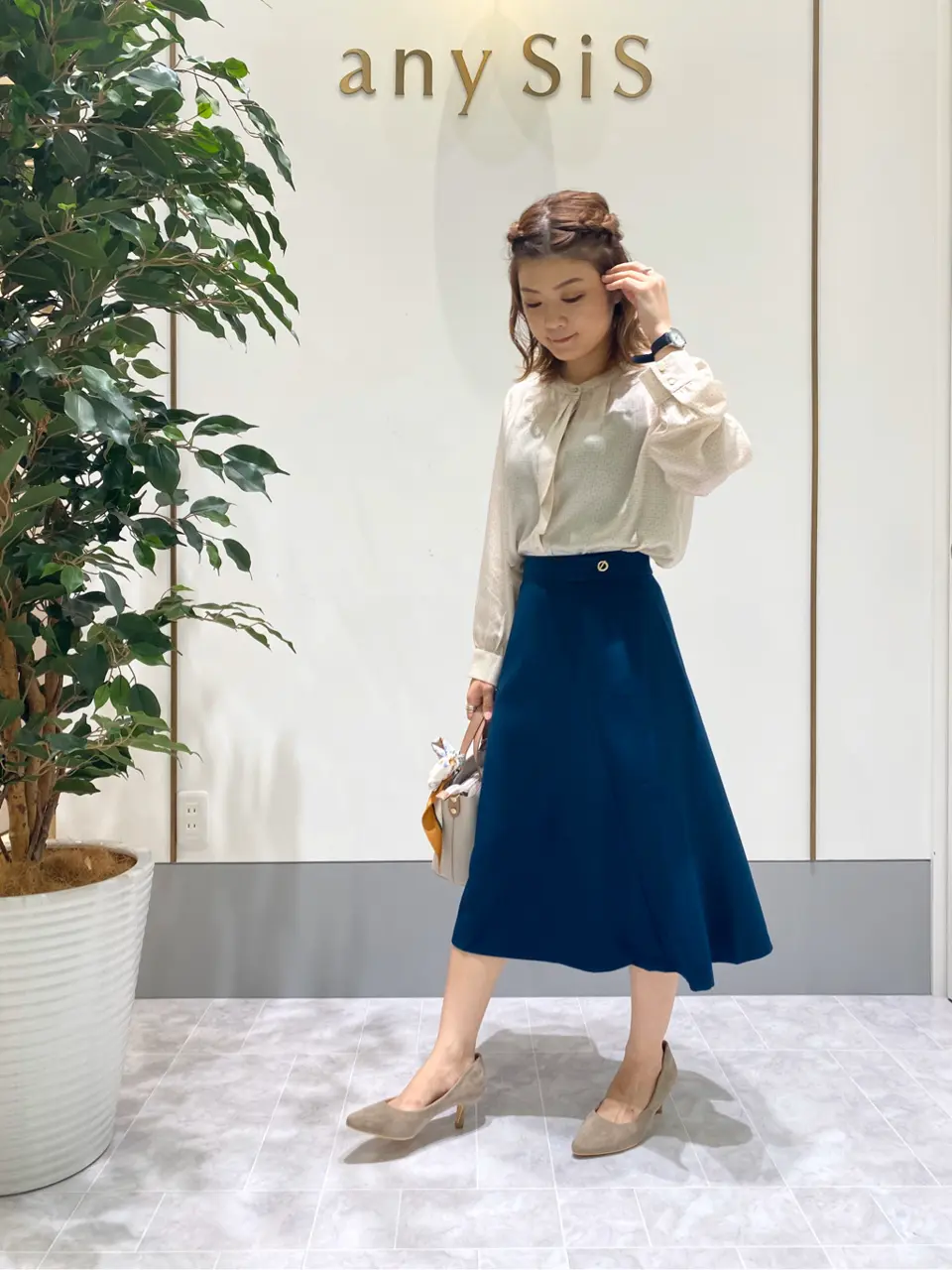 ANY SIS スタッフ コーディネート画像