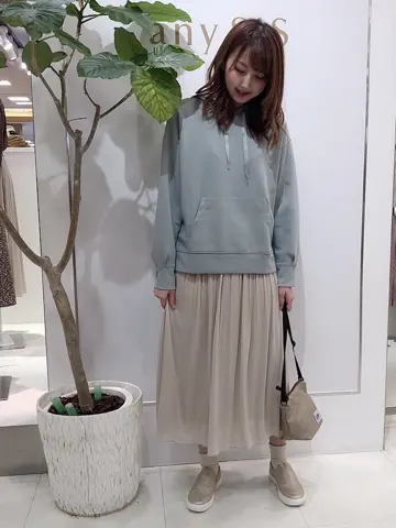 ANY SIS スタッフ コーディネート画像