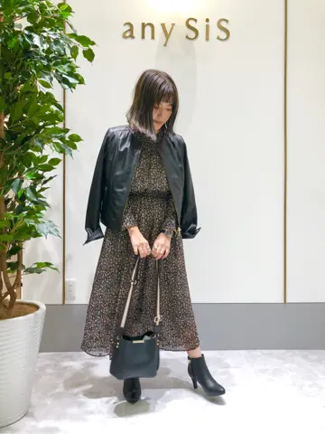 ANY SIS スタッフ コーディネート画像