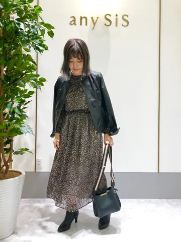 ANY SIS スタッフ コーディネート画像